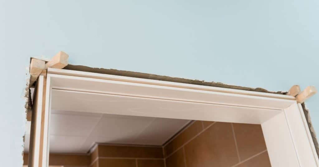 Comprehensive-Guide-on-How-to-Shim-a-Door-4-1024x536-3885335986